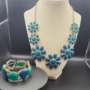 Elegant Blue and Gold Floral Necklace Set